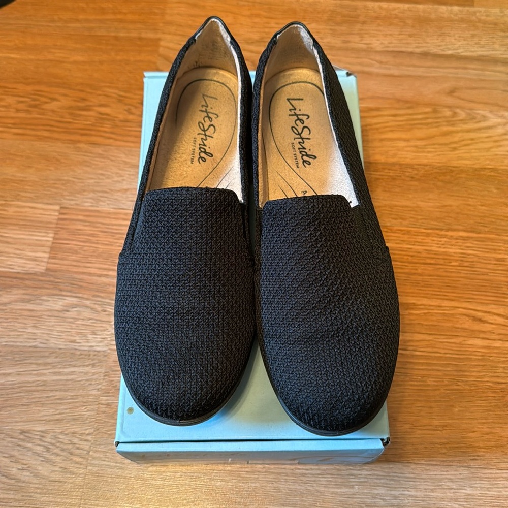LifeStride Black Flats